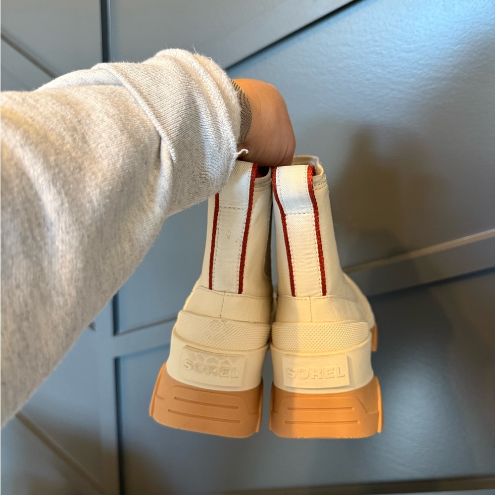Sorel Cream Ankle Boots with Tan Soles - Picture 3 of 10